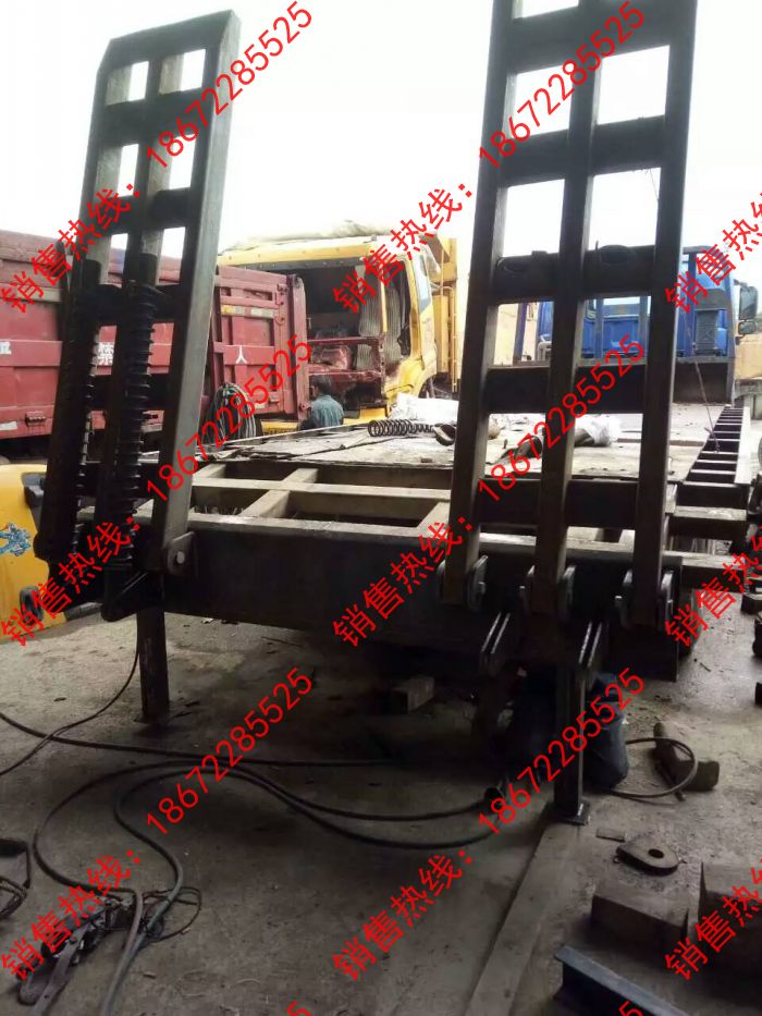 挖掘機運輸車后爬梯總成