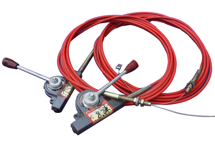 ���T����